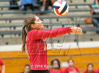 Thumbnail 1 in Stevens vs. Warren photogallery.