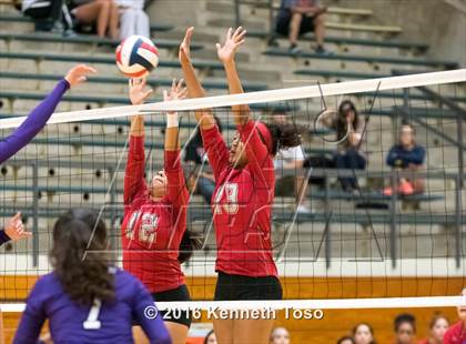 Thumbnail 3 in Stevens vs. Warren photogallery.