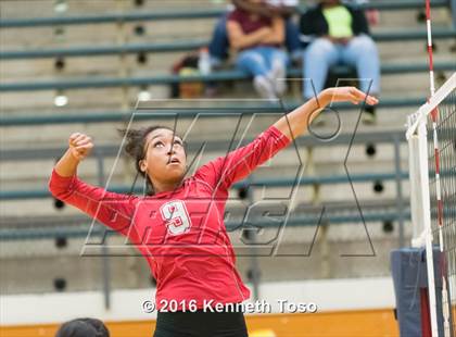 Thumbnail 3 in Stevens vs. Warren photogallery.