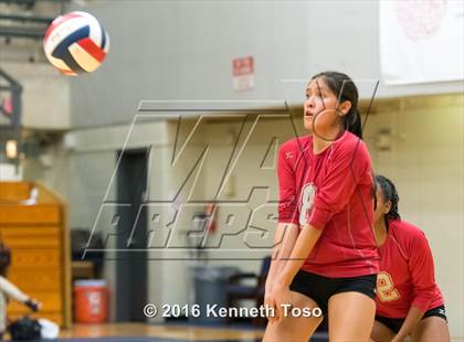 Thumbnail 1 in Stevens vs. Warren photogallery.