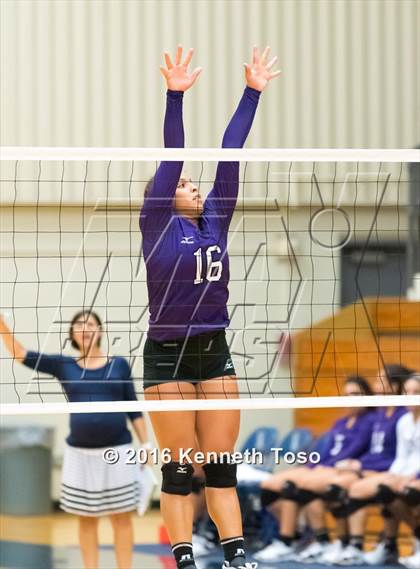 Thumbnail 2 in Stevens vs. Warren photogallery.