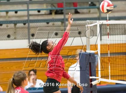 Thumbnail 2 in Stevens vs. Warren photogallery.