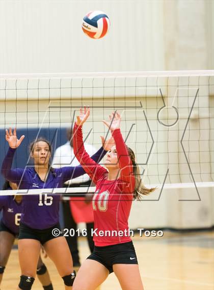 Thumbnail 1 in Stevens vs. Warren photogallery.