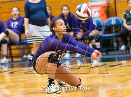 Thumbnail 1 in Stevens vs. Warren photogallery.