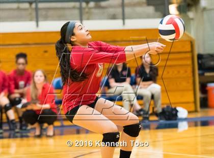 Thumbnail 1 in Stevens vs. Warren photogallery.