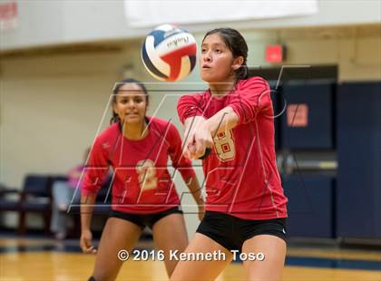 Thumbnail 1 in Stevens vs. Warren photogallery.