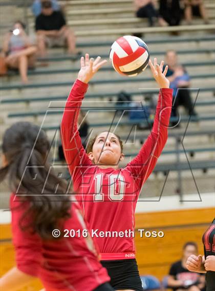 Thumbnail 1 in Stevens vs. Warren photogallery.