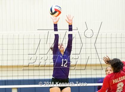 Thumbnail 2 in Stevens vs. Warren photogallery.