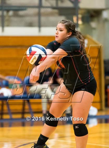 Thumbnail 2 in Stevens vs. Warren photogallery.