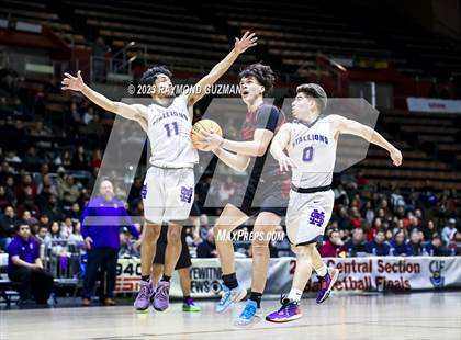 Thumbnail 2 in McFarland vs. Madera South (CIF CS Division 5 Championship) photogallery.