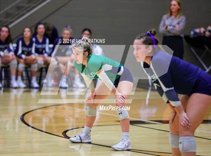 Thumbnail 2 in Keller vs. V.R. Eaton (UIL 6A Regional Final) photogallery.