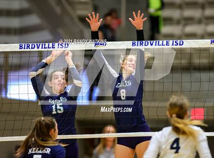 Thumbnail 3 in Keller vs. V.R. Eaton (UIL 6A Regional Final) photogallery.