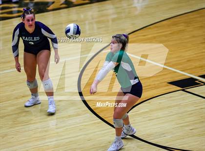 Thumbnail 1 in Keller vs. V.R. Eaton (UIL 6A Regional Final) photogallery.