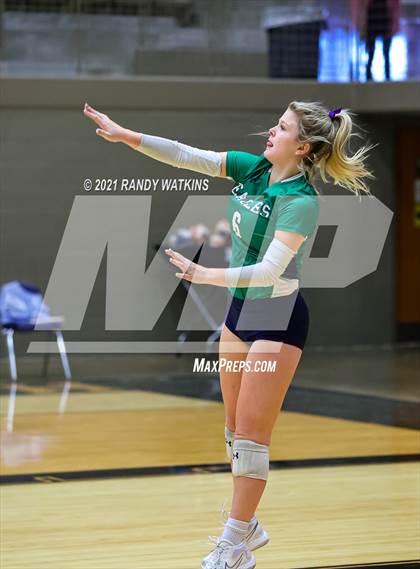 Thumbnail 3 in Keller vs. V.R. Eaton (UIL 6A Regional Final) photogallery.