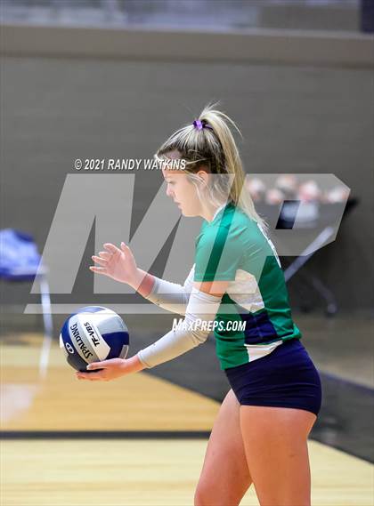 Thumbnail 3 in Keller vs. V.R. Eaton (UIL 6A Regional Final) photogallery.