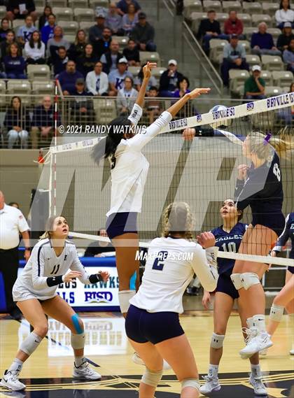 Thumbnail 1 in Keller vs. V.R. Eaton (UIL 6A Regional Final) photogallery.
