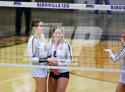 Thumbnail 3 in Keller vs. V.R. Eaton (UIL 6A Regional Final) photogallery.