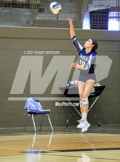 Thumbnail 2 in Keller vs. V.R. Eaton (UIL 6A Regional Final) photogallery.