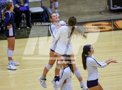 Thumbnail 3 in Keller vs. V.R. Eaton (UIL 6A Regional Final) photogallery.
