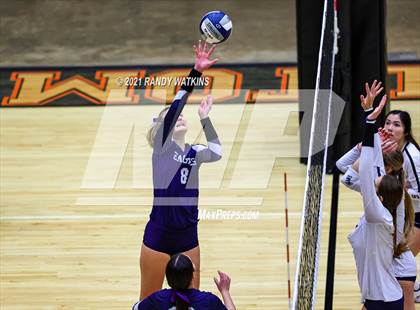 Thumbnail 1 in Keller vs. V.R. Eaton (UIL 6A Regional Final) photogallery.
