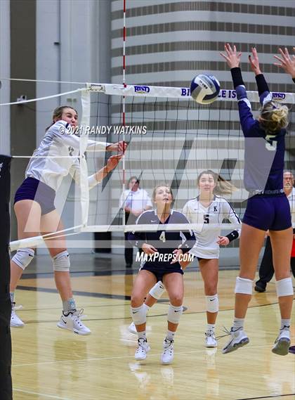Thumbnail 1 in Keller vs. V.R. Eaton (UIL 6A Regional Final) photogallery.