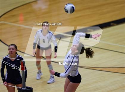 Thumbnail 2 in Keller vs. V.R. Eaton (UIL 6A Regional Final) photogallery.
