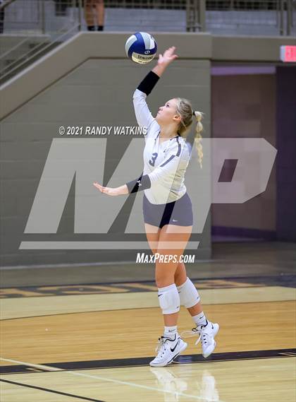 Thumbnail 2 in Keller vs. V.R. Eaton (UIL 6A Regional Final) photogallery.