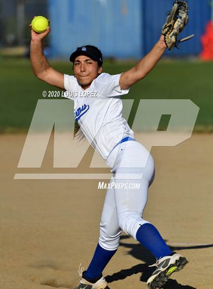 Thumbnail 1 in Kaiser vs. Diamond Ranch photogallery.