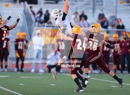 Thumbnail 3 in Simi Valley vs Oak Park photogallery.