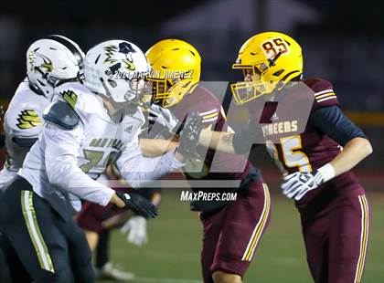 Thumbnail 3 in Simi Valley vs Oak Park photogallery.