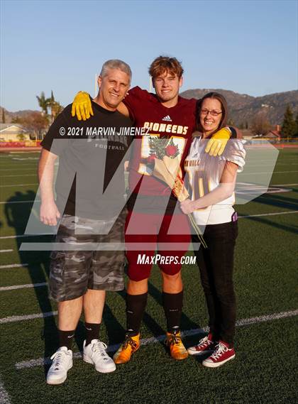 Thumbnail 2 in Simi Valley vs Oak Park photogallery.