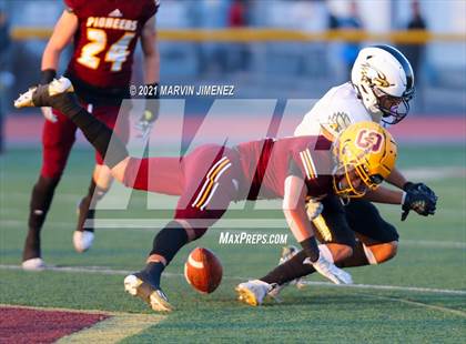 Thumbnail 2 in Simi Valley vs Oak Park photogallery.