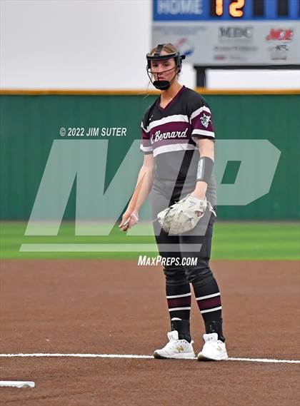 Thumbnail 3 in Franklin vs East Bernard (UIL 3A Regional Semifinal Playoff) photogallery.