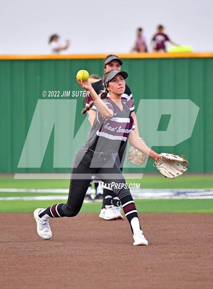 Thumbnail 3 in Franklin vs East Bernard (UIL 3A Regional Semifinal Playoff) photogallery.
