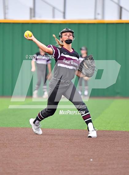 Thumbnail 3 in Franklin vs East Bernard (UIL 3A Regional Semifinal Playoff) photogallery.