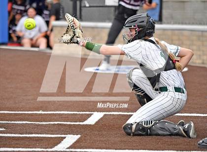 Thumbnail 1 in Franklin vs East Bernard (UIL 3A Regional Semifinal Playoff) photogallery.