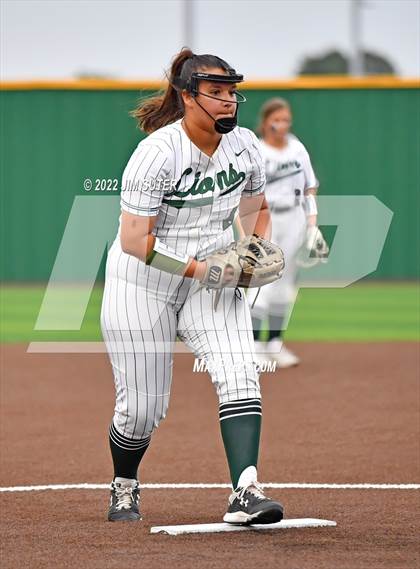 Thumbnail 3 in Franklin vs East Bernard (UIL 3A Regional Semifinal Playoff) photogallery.