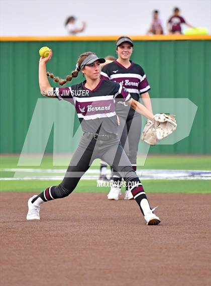 Thumbnail 2 in Franklin vs East Bernard (UIL 3A Regional Semifinal Playoff) photogallery.