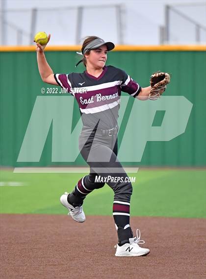 Thumbnail 3 in Franklin vs East Bernard (UIL 3A Regional Semifinal Playoff) photogallery.