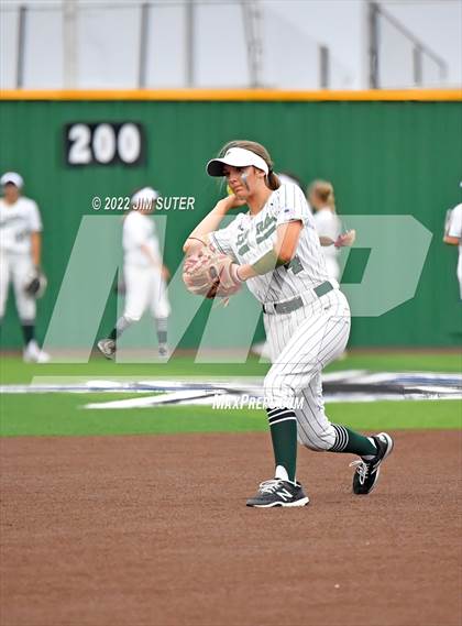 Thumbnail 2 in Franklin vs East Bernard (UIL 3A Regional Semifinal Playoff) photogallery.