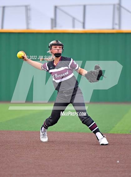 Thumbnail 1 in Franklin vs East Bernard (UIL 3A Regional Semifinal Playoff) photogallery.