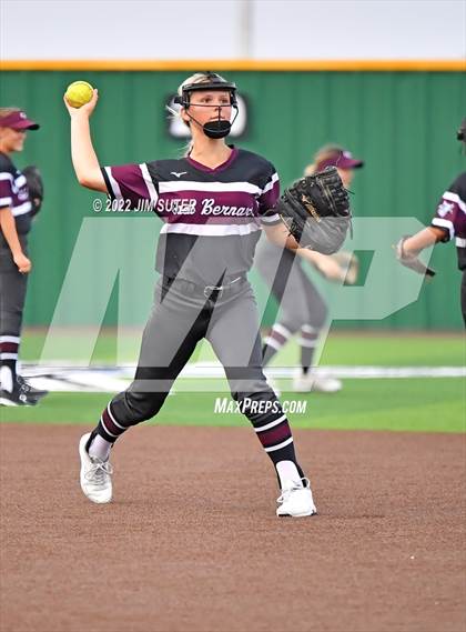 Thumbnail 1 in Franklin vs East Bernard (UIL 3A Regional Semifinal Playoff) photogallery.