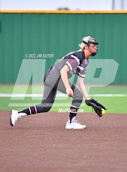 Thumbnail 2 in Franklin vs East Bernard (UIL 3A Regional Semifinal Playoff) photogallery.