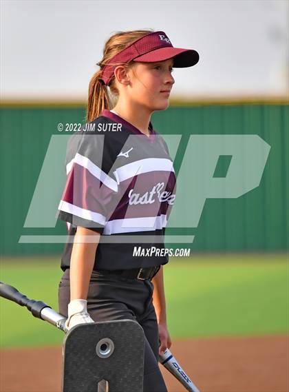 Thumbnail 1 in Franklin vs East Bernard (UIL 3A Regional Semifinal Playoff) photogallery.