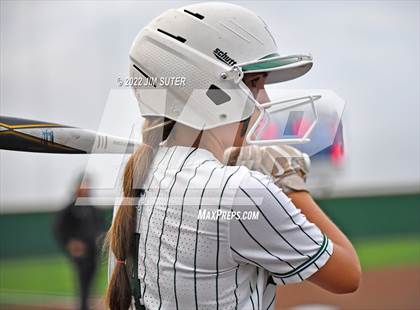 Thumbnail 2 in Franklin vs East Bernard (UIL 3A Regional Semifinal Playoff) photogallery.