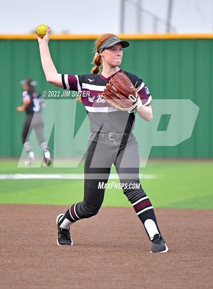 Thumbnail 3 in Franklin vs East Bernard (UIL 3A Regional Semifinal Playoff) photogallery.