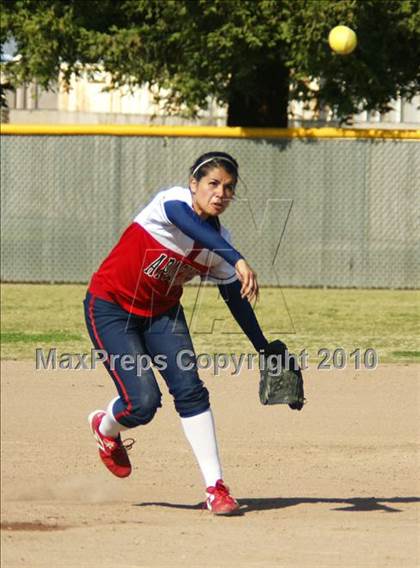 Thumbnail 2 in Sanger vs. Centennial photogallery.