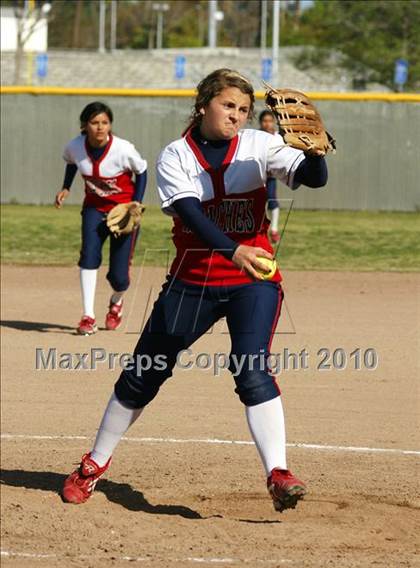 Thumbnail 3 in Sanger vs. Centennial photogallery.