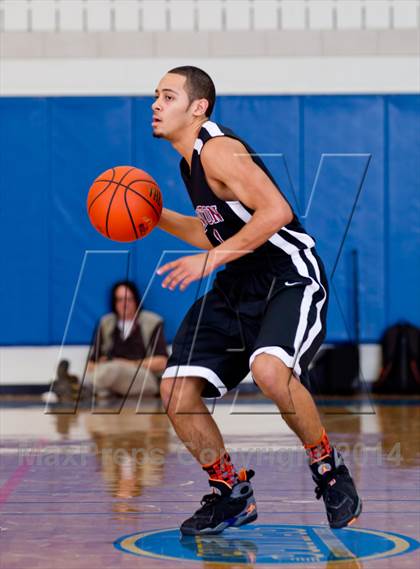 Thumbnail 3 in Kingston vs. Newburgh Free Academy (Section 9 Class AA Final) photogallery.