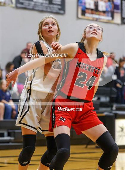 Thumbnail 3 in JV: Muenster @ Lindsay photogallery.